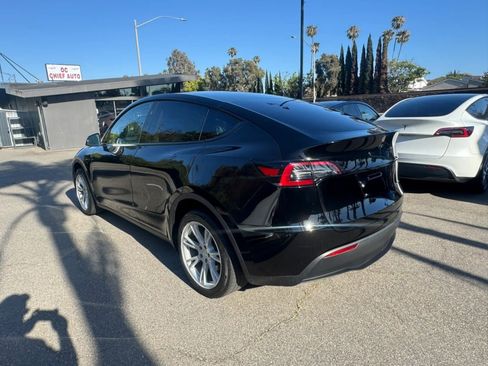 Used 2024 Tesla Model Y Long Range AWD/4WD image 6