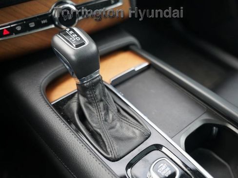 Used 2022 Volvo XC90 T6 Momentum w/ Advanced Package image 27