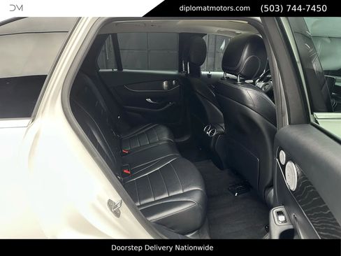 Used 2017 Mercedes-Benz GLC 300 4MATIC image 19
