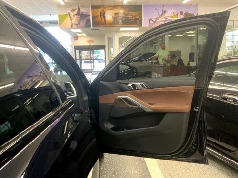 Used 2022 BMW X6 xDrive40i w/ M Sport Package image 33