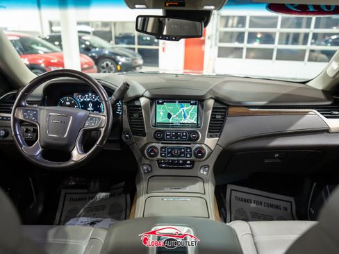 Used 2019 GMC Yukon Denali w/ Denali Ultimate Package image 14