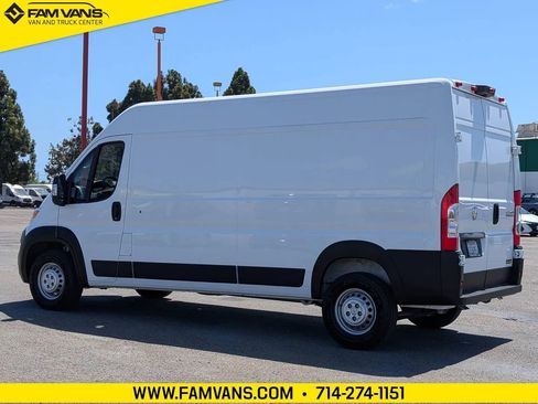 Used 2026 RAM ProMaster 2500 w/ Convenience Group FWD image 5