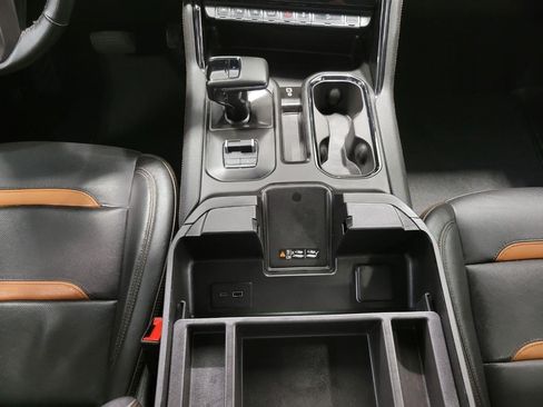 Used 2024 GMC Sierra 1500 AT4 w/ AT4 Preferred Package AWD/4WD image 18