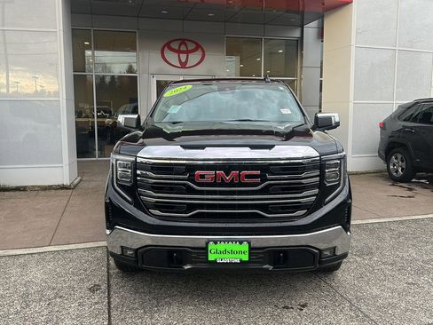 Used 2024 GMC Sierra 1500 SLT AWD/4WD image 3