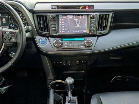 Used 2017 Toyota RAV4 Limited image 14