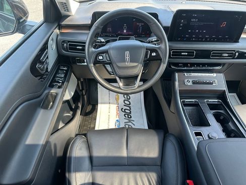 Used 2025 Lincoln Aviator Reserve w/ Equipment Group 201A image 6