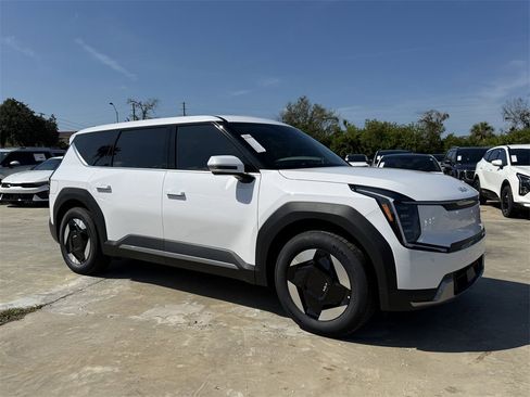 New 2026 Kia EV9 Light image 2