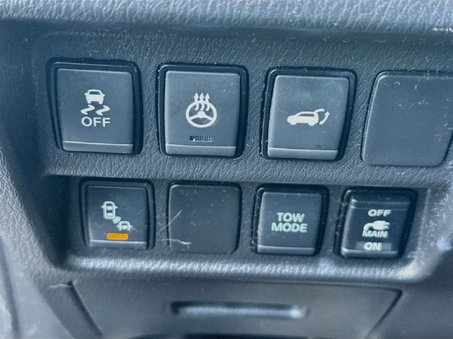 Used 2019 Nissan Pathfinder SL AWD/4WD image 13