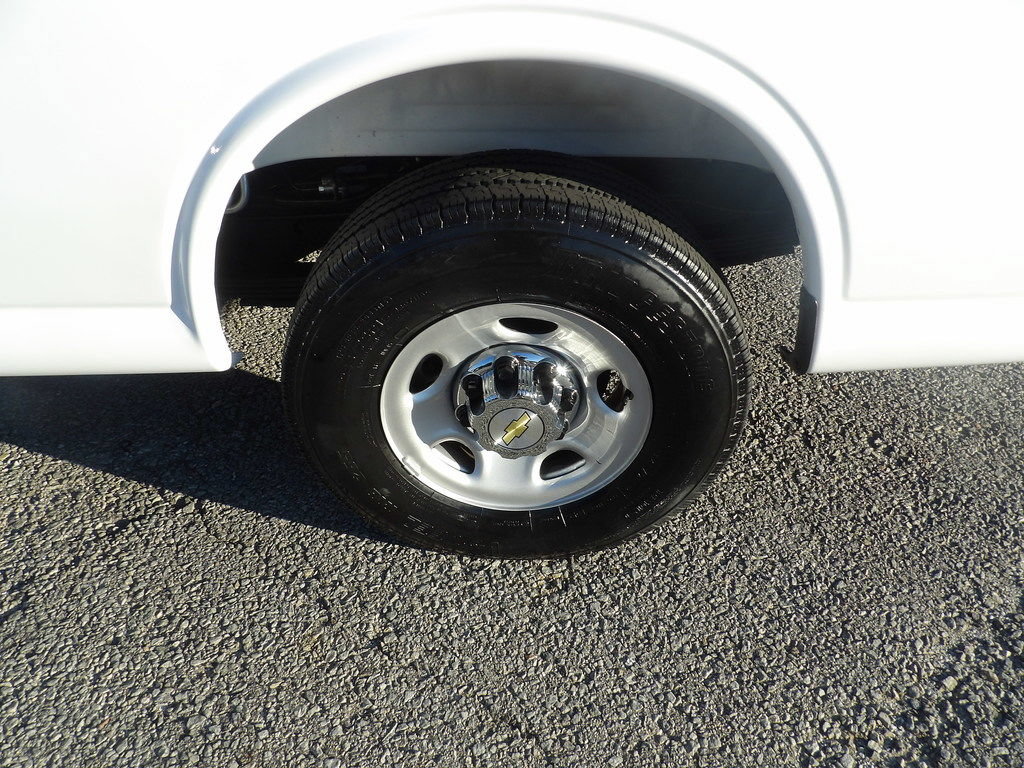 Used 2025 Chevrolet Express 3500 LT w/ LT Preferred Equipment Group RWD image 49