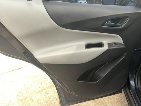 Used 2019 Chevrolet Equinox LS image 11