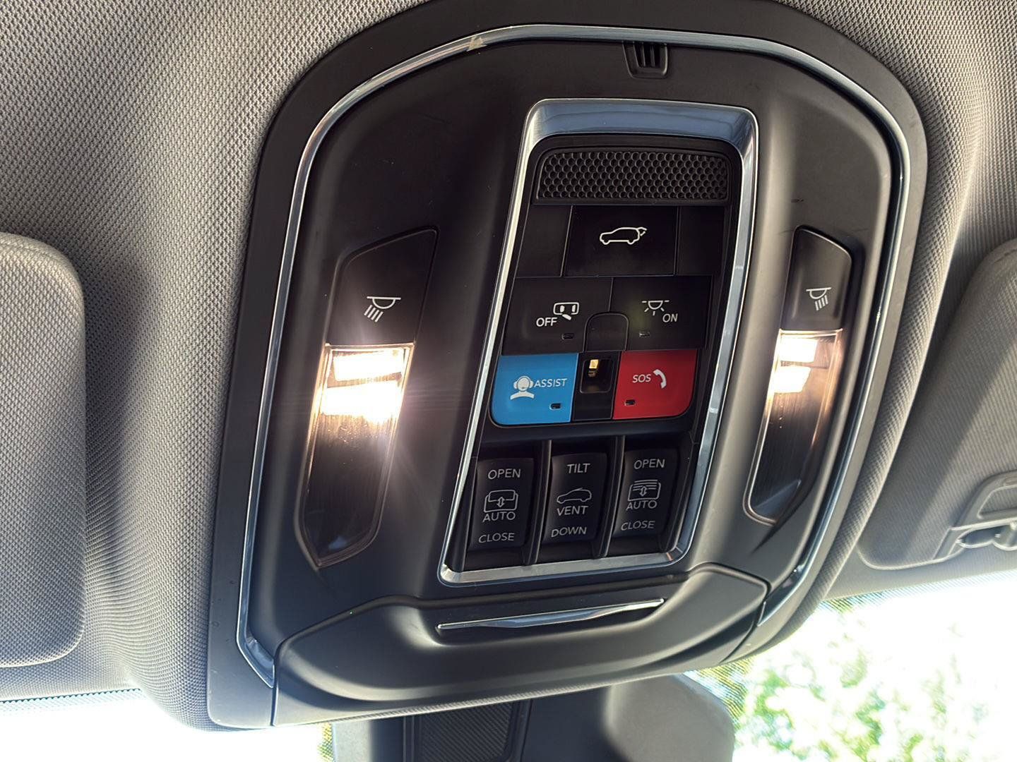 Used 2021 Jeep Grand Cherokee L Limited AWD/4WD image 28