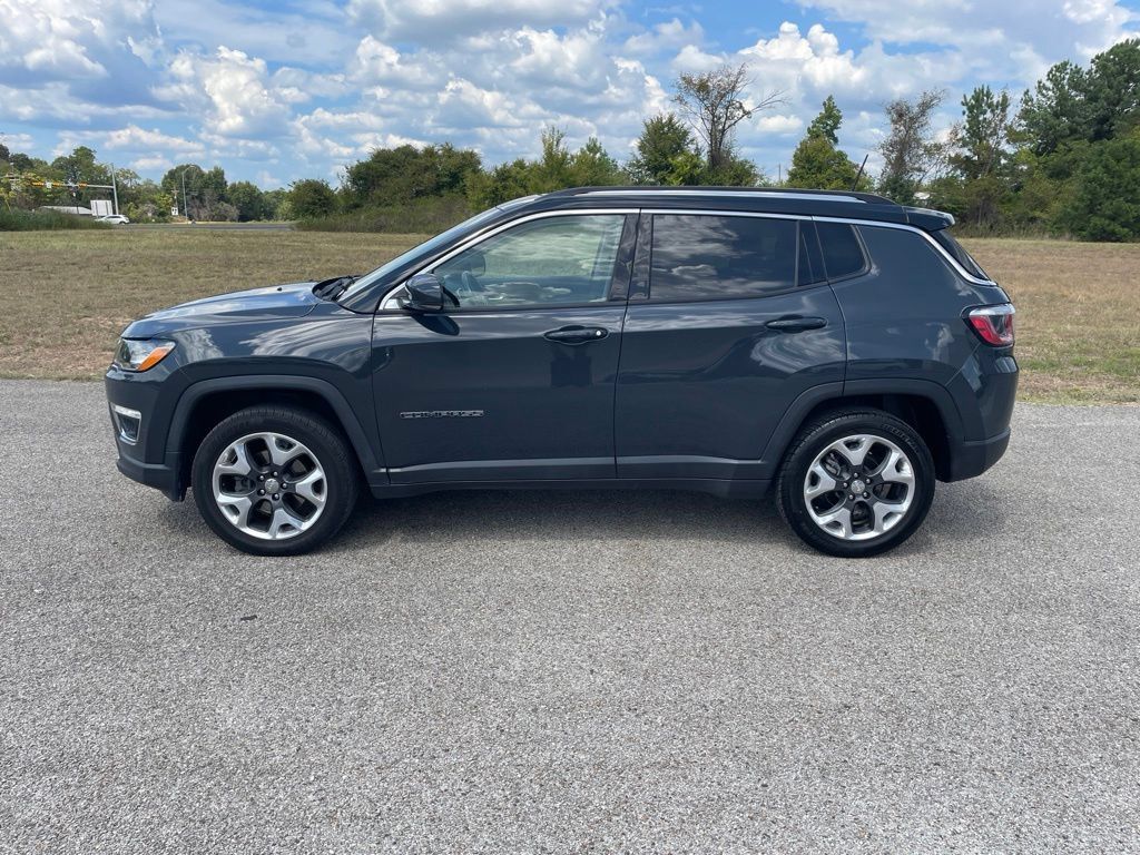 Used 2018 Jeep Compass Limited AWD/4WD image 2