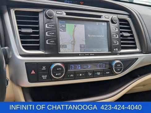 Used 2019 Toyota Highlander XLE AWD/4WD image 13
