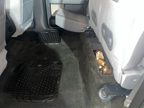 Used 2011 Ford F150 XLT w/ XLT Chrome Pkg image 13