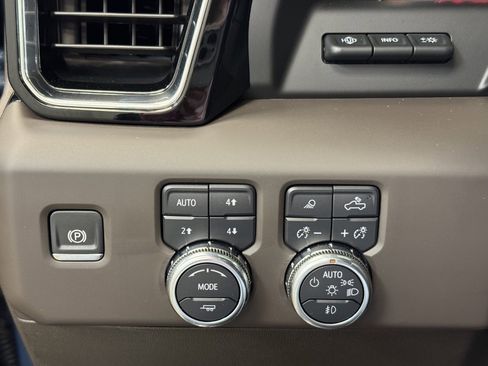 Used 2025 GMC Sierra 1500 Denali w/ Denali Reserve Package image 28