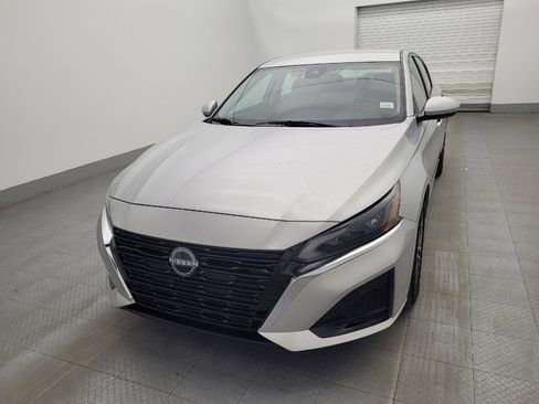 Used 2023 Nissan Altima 2.5 SV image 15