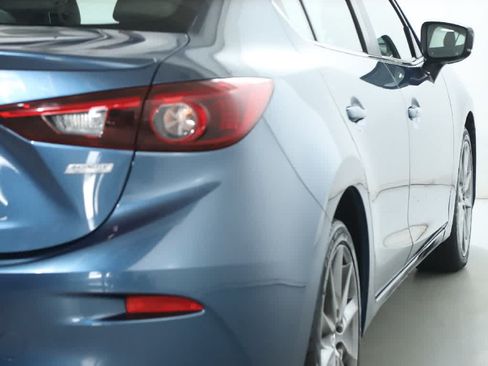 Used 2018 MAZDA MAZDA3 Grand Touring FWD image 43