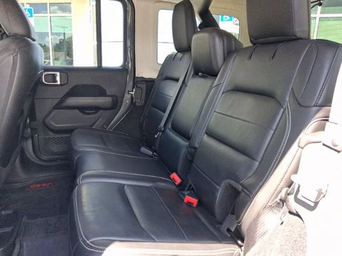 Used 2019 Jeep Wrangler Unlimited Sahara AWD/4WD image 22