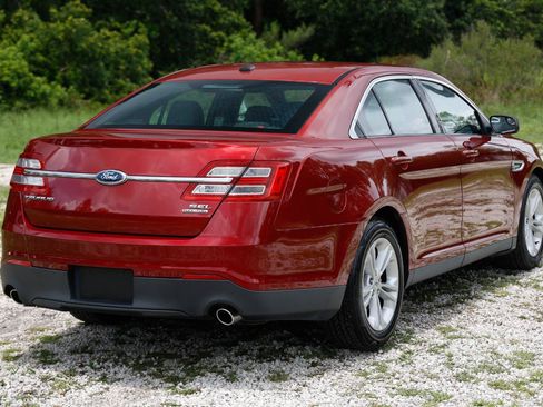 Used 2013 Ford Taurus SEL FWD image 11