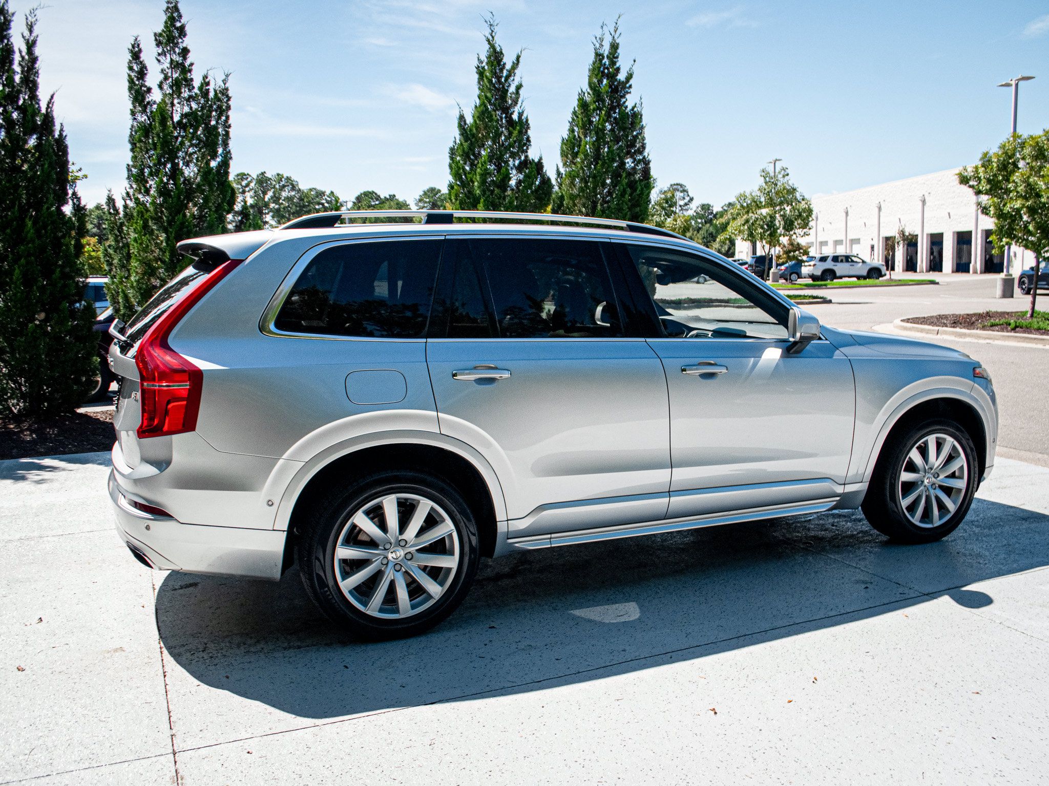 Used 2018 Volvo XC90 T6 Momentum w/ Convenience Package AWD/4WD image 11