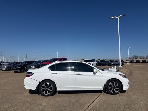 Used 2017 Honda Accord EX-L image 22