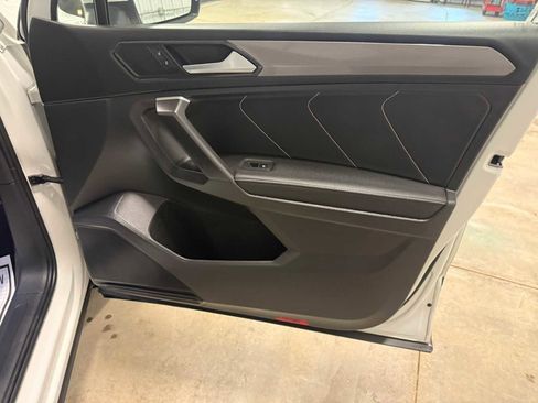 Certified 2024 Volkswagen Tiguan SE AWD/4WD image 27
