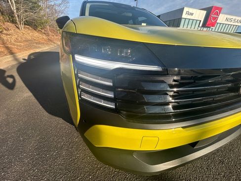 Used 2025 Nissan Kicks SR w/ SR Premium Package image 28