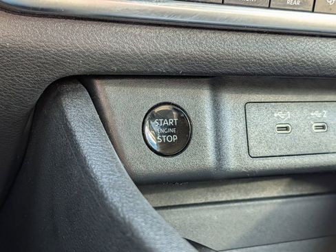 Used 2025 Nissan Rogue SV image 44