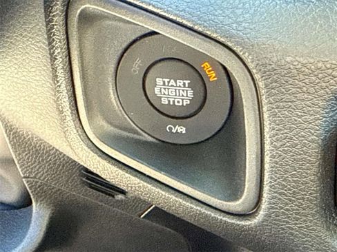 New 2025 Jeep Gladiator Sport image 27