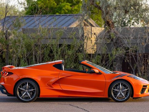 Used 2021 Chevrolet Corvette Stingray Premium Cpe w/ Z51 Performance Package RWD image 5