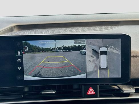Certified 2025 Kia Carnival SX w/ SX Dark Edition Package FWD image 17