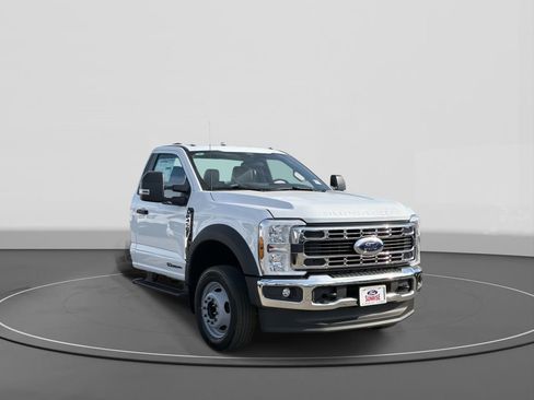 New 2026 Ford F450 XL w/ XL Chrome Package image 4