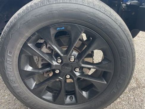 Used 2022 Jeep Wrangler Unlimited Sahara w/ Cold Weather Group image 7