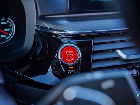 Used 2018 BMW M5 image 22