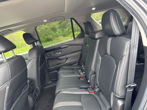 Used 2025 Honda Pilot Touring image 29