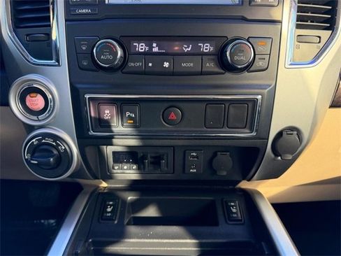 Used 2016 Nissan Titan SV image 13