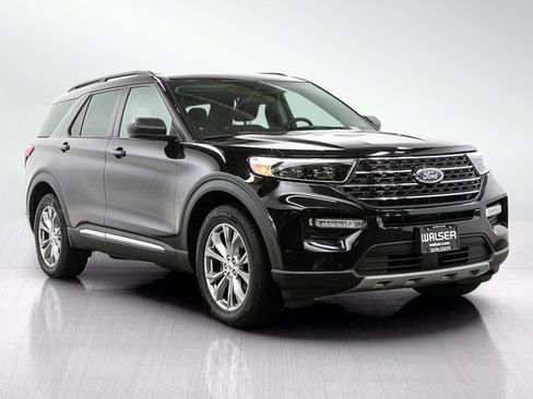 Used 2020 Ford Explorer XLT w/ Equipment Group 202A AWD/4WD image 8