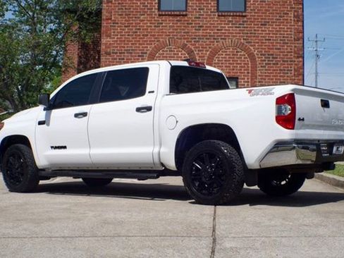 Used 2020 Toyota Tundra SR5 w/ SR5 Upgrade Package image 7