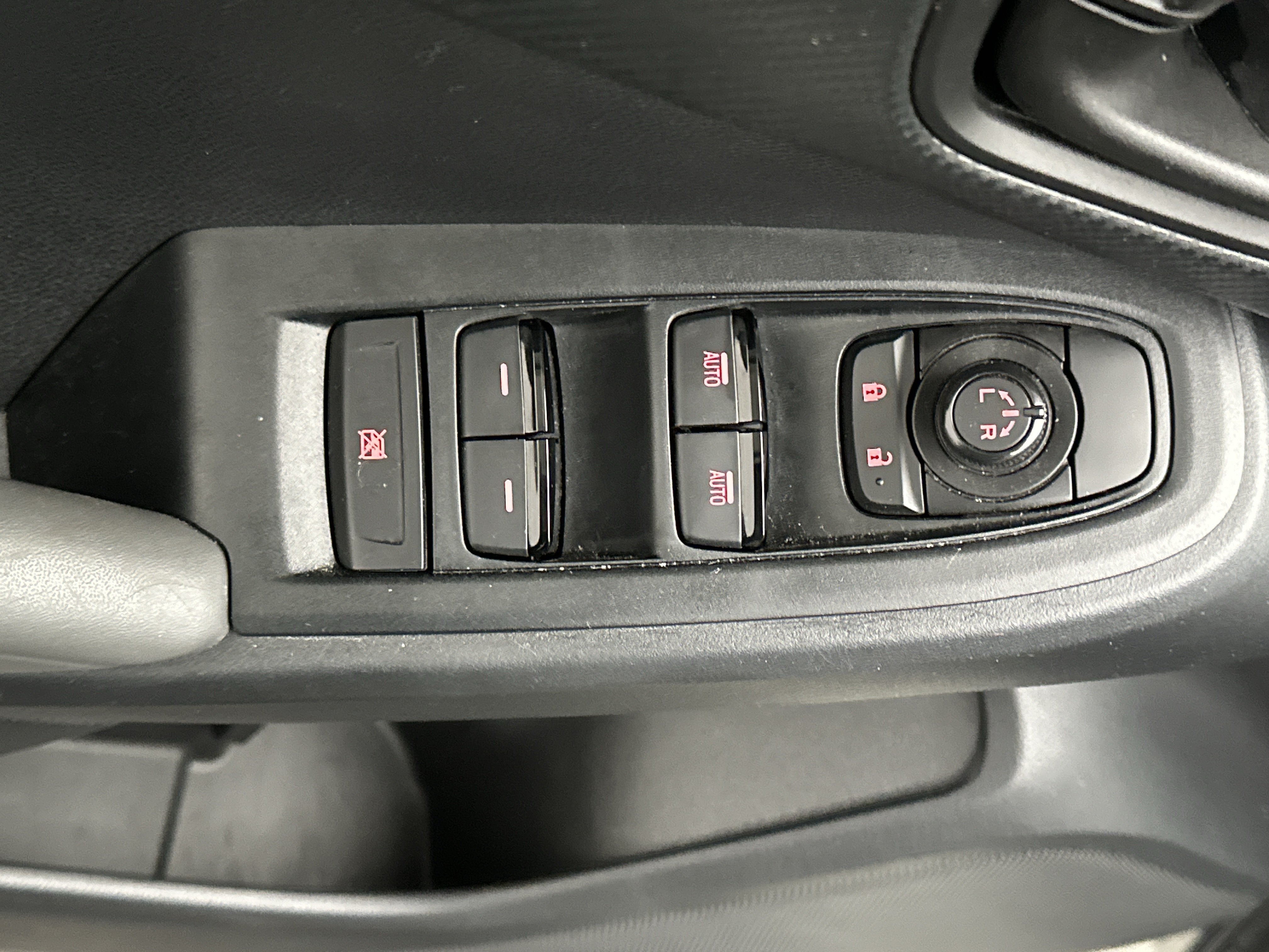 Used 2025 Subaru Crosstrek 2.0i AWD/4WD image 16