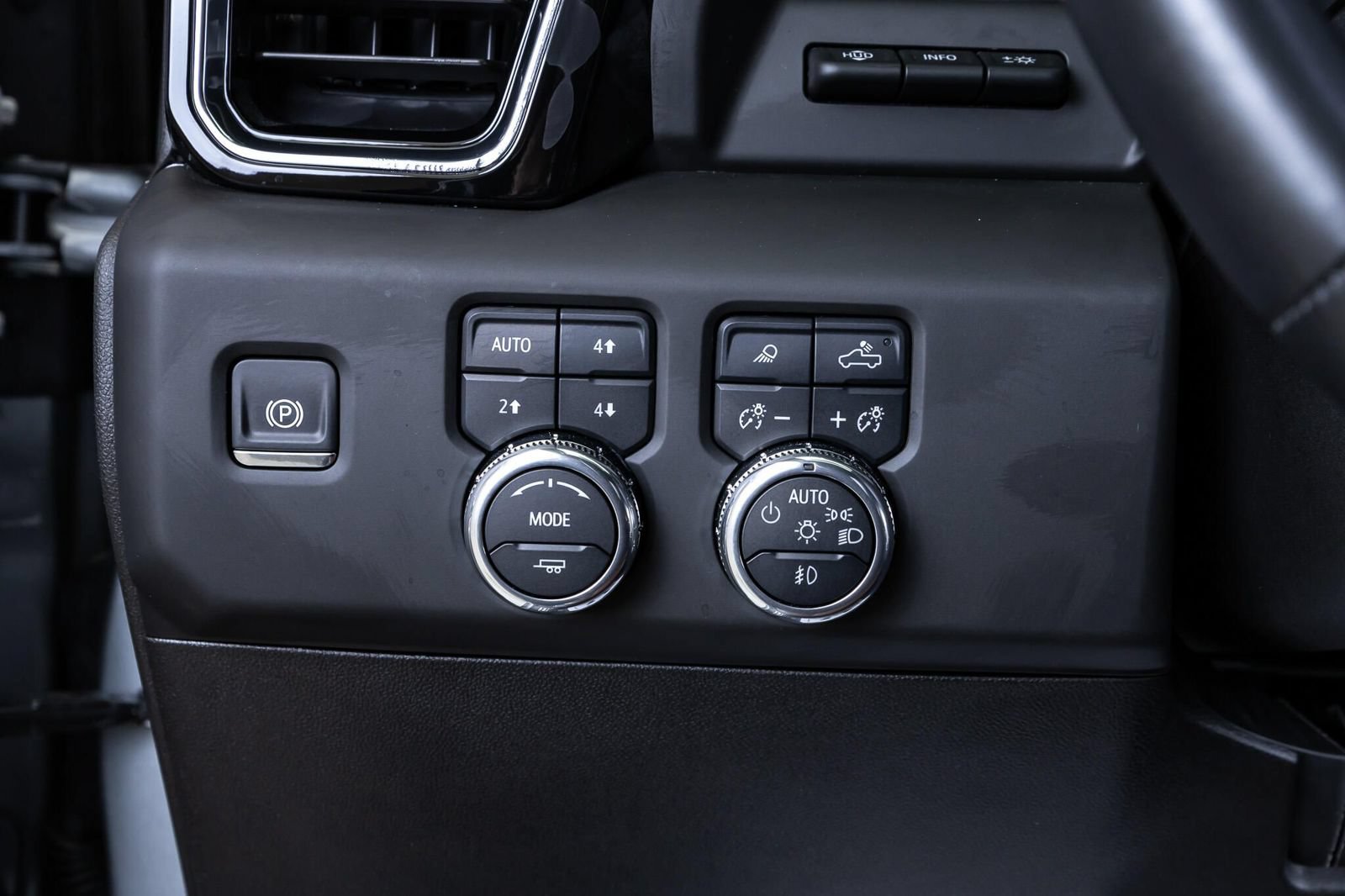 Used 2025 GMC Sierra 2500 Denali Ultimate AWD/4WD image 18