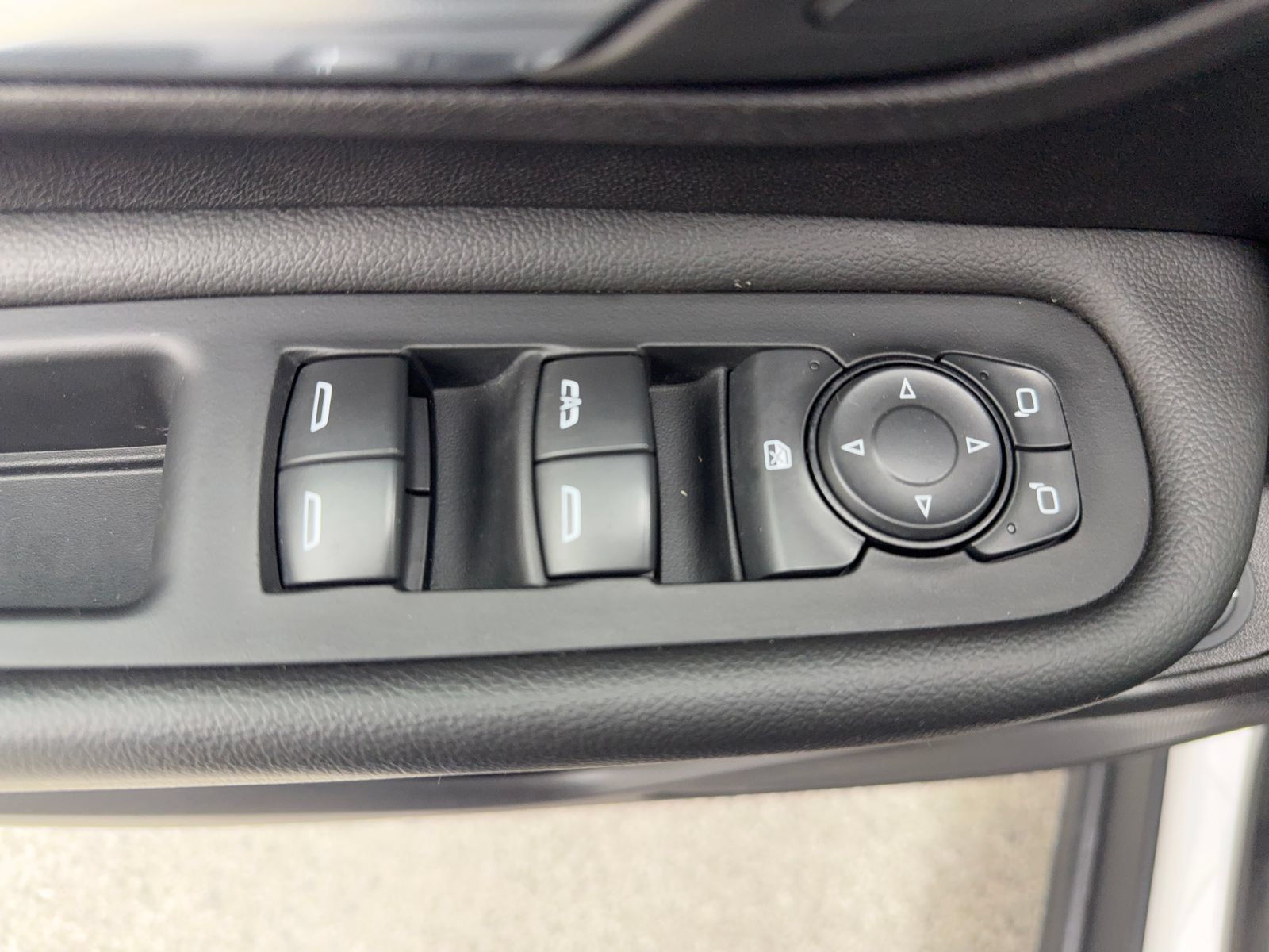 Used 2024 GMC Terrain SLT FWD image 28