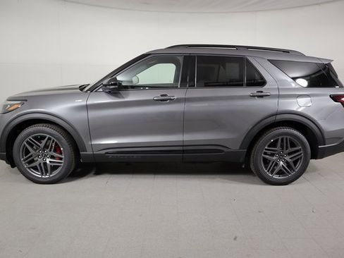 New 2026 Ford Explorer ST-Line w/ ST-Line Street Pack image 8