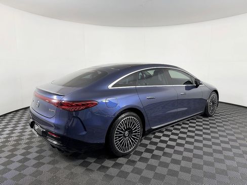 Used 2022 Mercedes-Benz EQS 580 4MATIC Sedan image 8