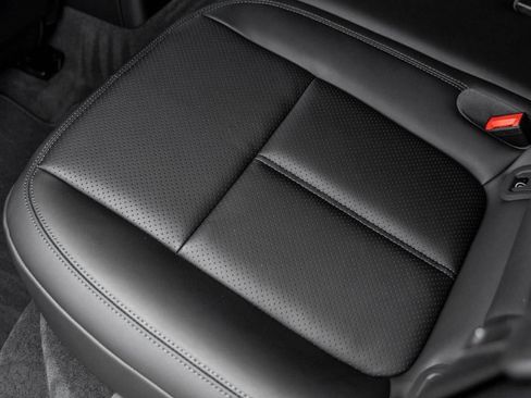 New 2026 Porsche Macan Turbo image 76