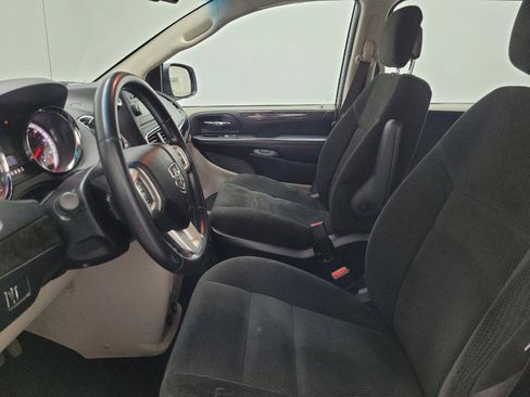 Used 2016 Dodge Grand Caravan American Value Package w/ UConnect Hands-Free Group image 17