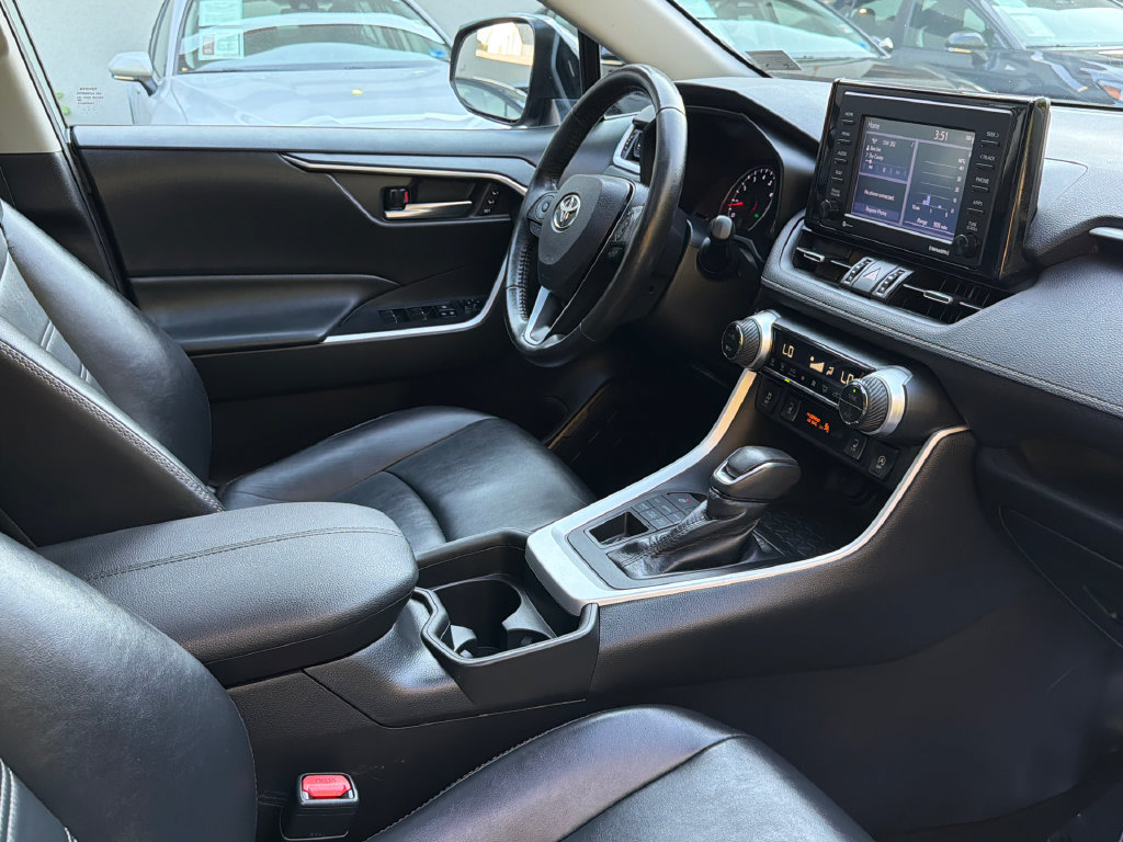 Used 2020 Toyota RAV4 XLE Premium AWD/4WD image 12
