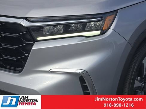 Used 2024 Honda Pilot Elite image 10