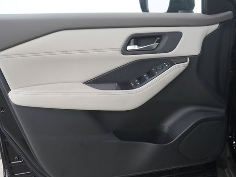 Certified 2026 Nissan Rogue Dark Armor AWD/4WD image 21