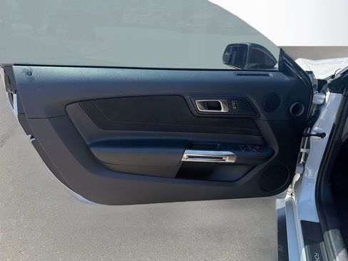 Used 2017 Ford Mustang Shelby GT350 w/ Electronics Package RWD image 20