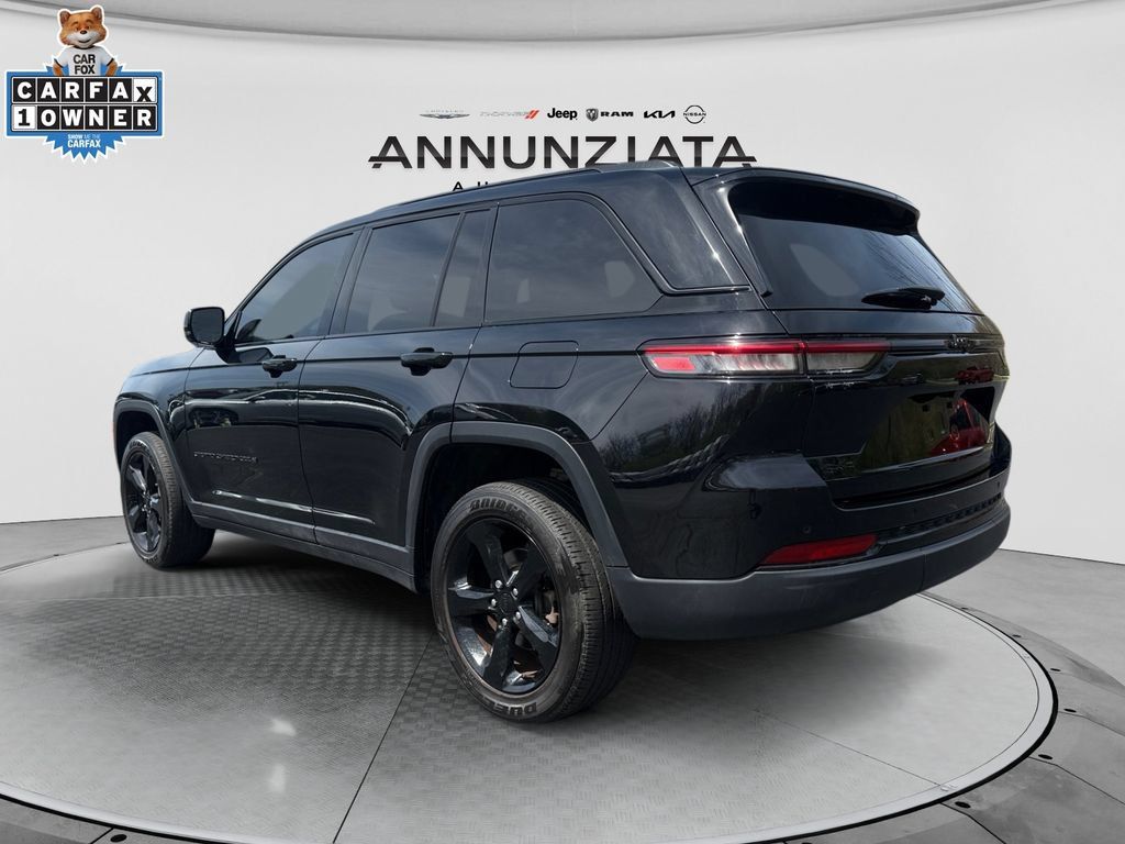Certified 2024 Jeep Grand Cherokee Altitude AWD/4WD image 3